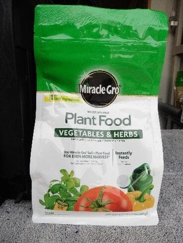 miracle gro plant food bag